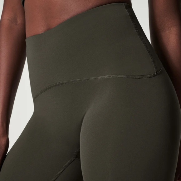 SPANX Booty Boost Ankle Flare - Picture 7 of 10
